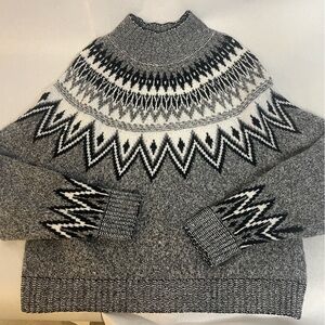 Women’s Black and White Knit Sweater